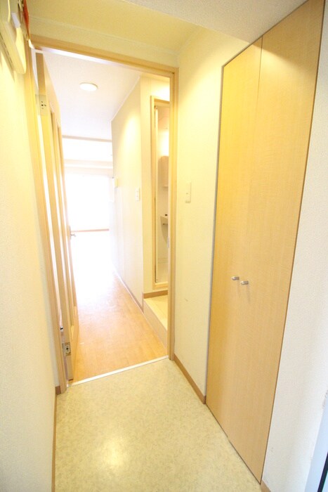 物件内観写真15　(玄関)