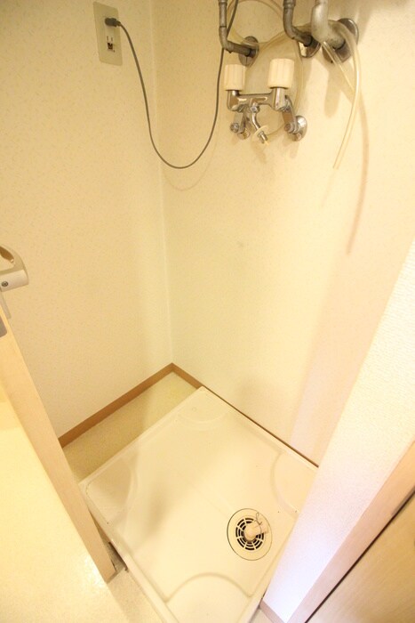 物件内観写真18　(洗濯機置場)