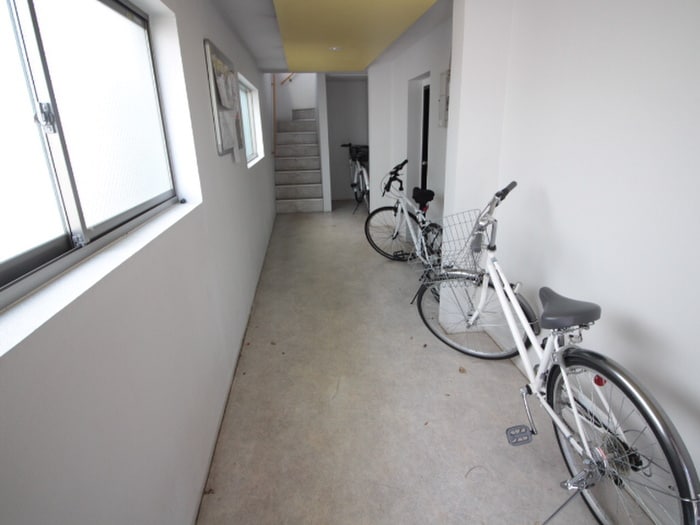 物件外観写真5　(エントランス部分)