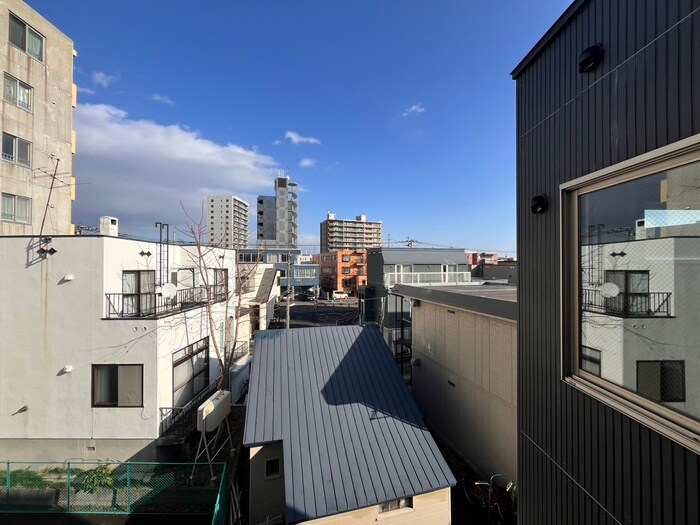 物件内観写真20　(室内からの展望)