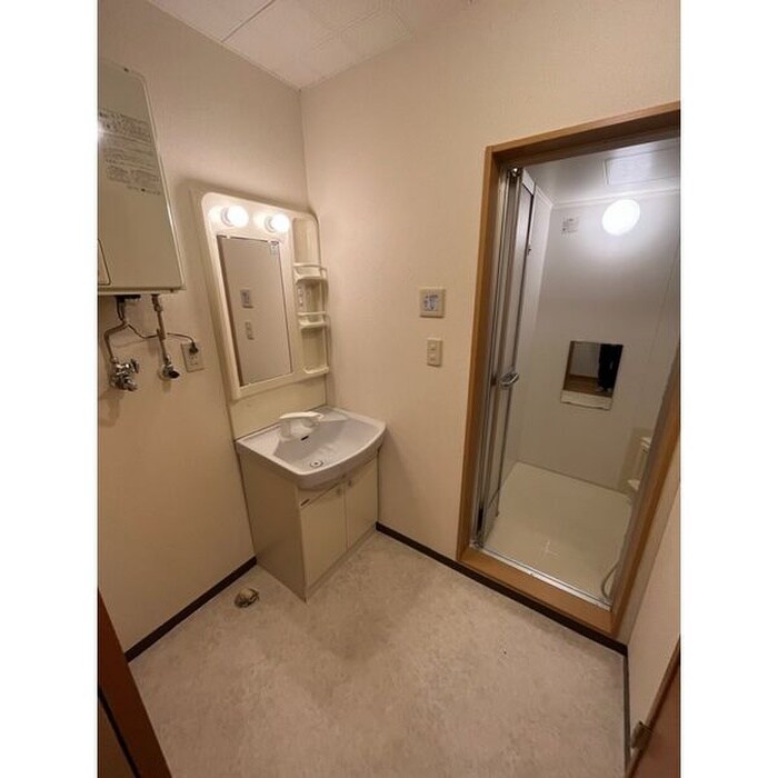 物件内観写真9　(洗面)