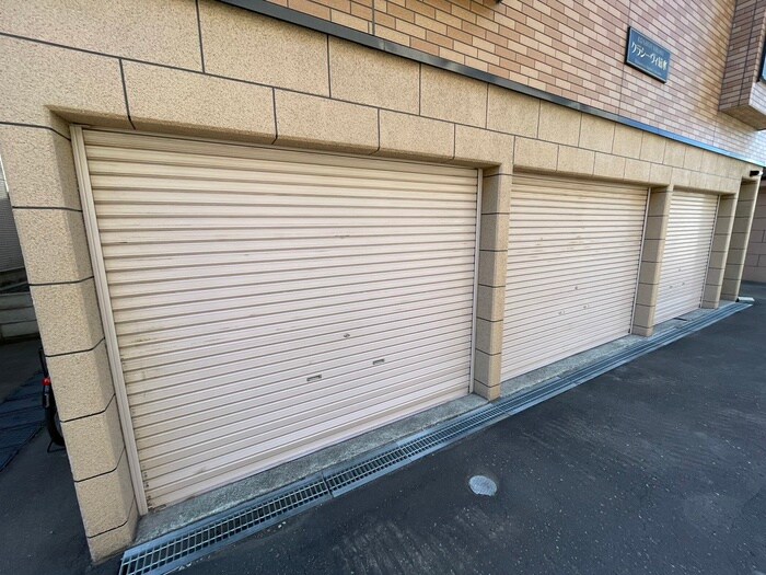 物件外観写真3　(駐車場)