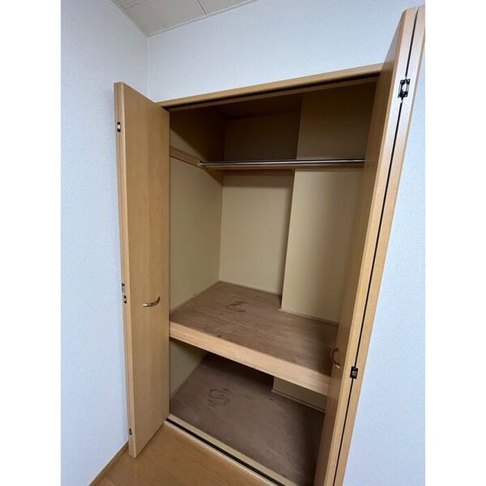 物件内観写真13　(収納)