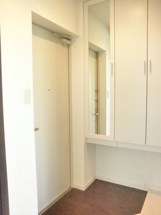 物件内観写真15　(玄関)