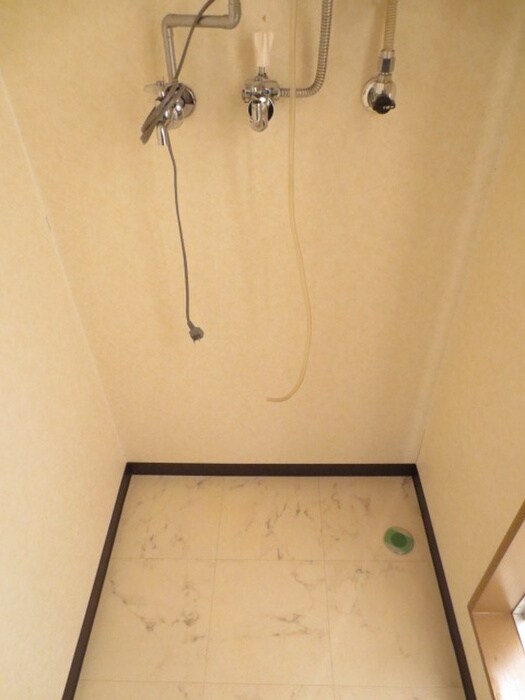 物件内観写真11　(洗濯機置場)