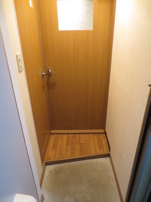 物件内観写真13　(玄関)