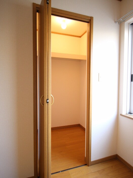 物件内観写真18　(収納)