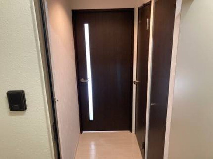 物件内観写真19　(玄関)