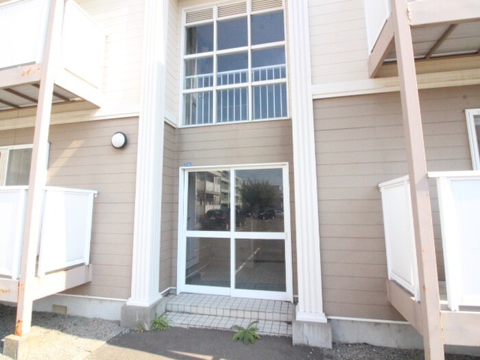 物件外観写真6　(エントランス部分)