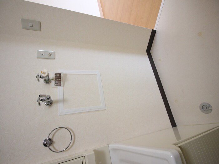 物件内観写真19　(洗濯機置場)