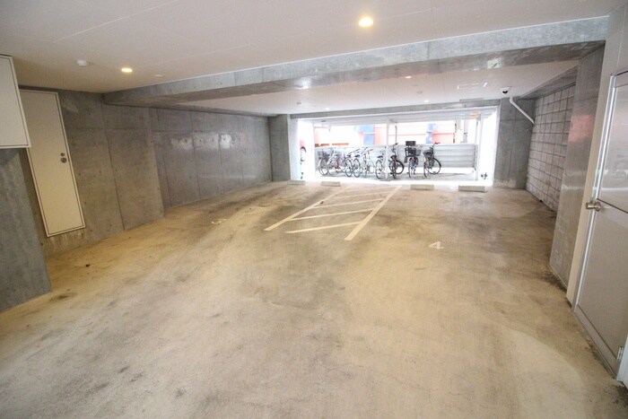 物件外観写真5　(駐車場)