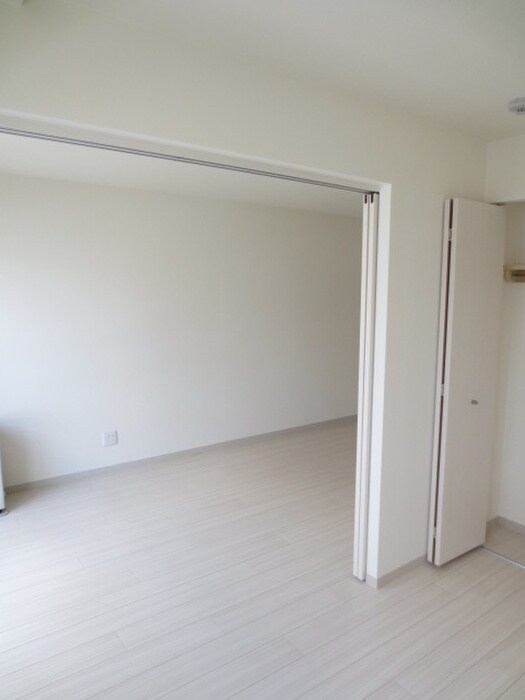 物件内観写真12　(居室)