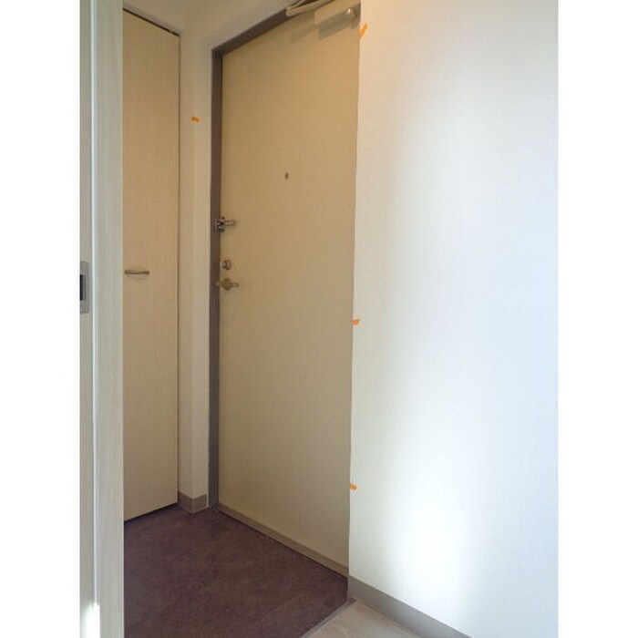 物件内観写真14　(玄関)