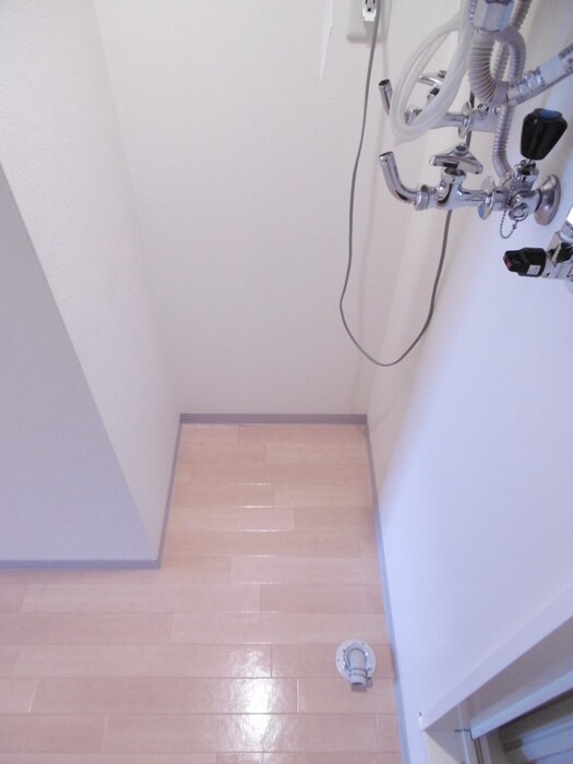 物件内観写真13　(洗濯機置場)