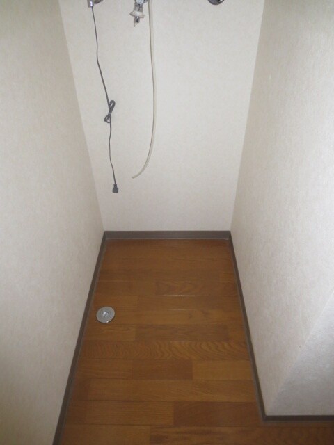 物件内観写真13　(洗濯機置場)