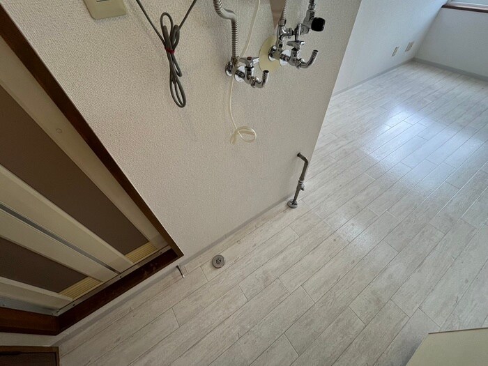 物件内観写真16　(洗濯機置場)