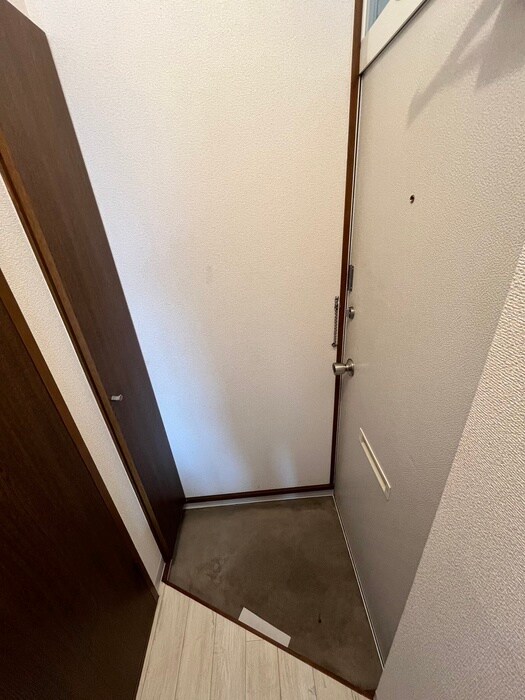 物件内観写真17　(玄関)