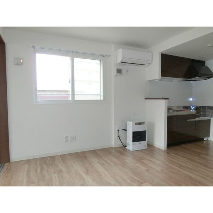 物件内観写真2　(居室)