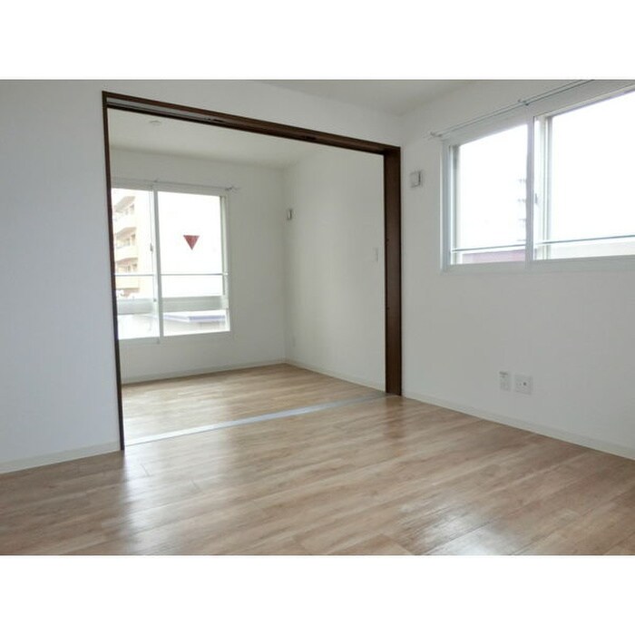 物件内観写真3　(居室)