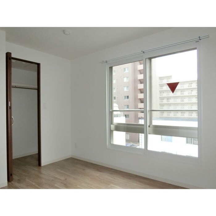 物件内観写真4　(居室)