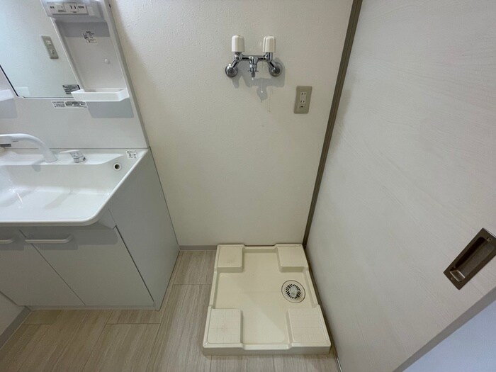 物件内観写真18　(洗濯機置場)