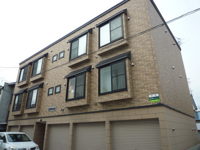 物件外観写真2　(外観写真)