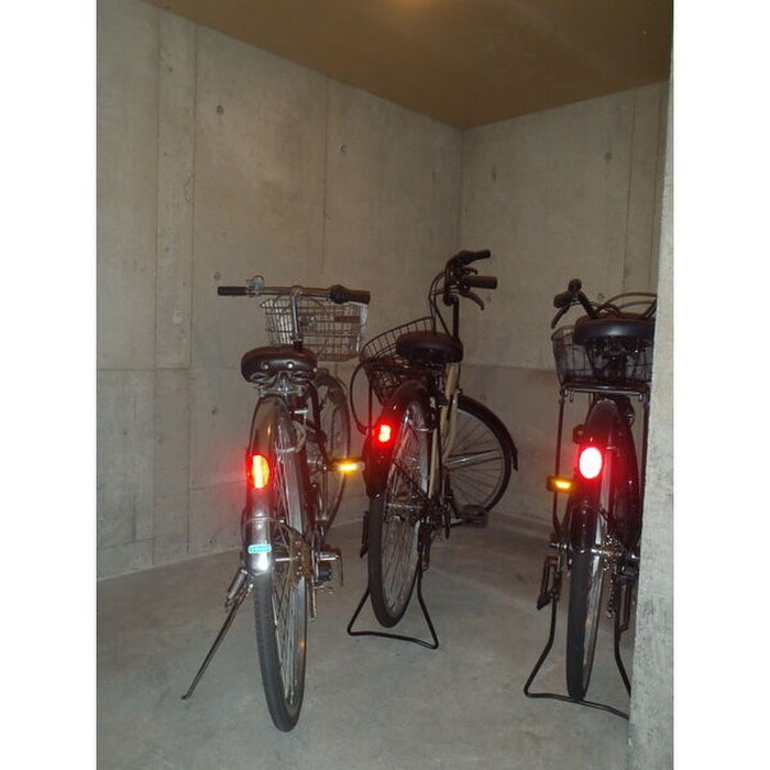 物件外観写真6　(駐輪場)