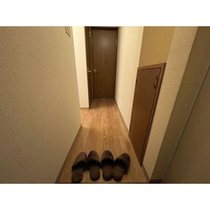 物件内観写真12　(玄関)