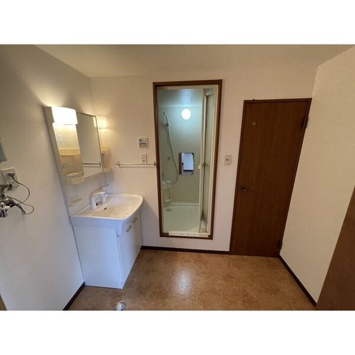 物件内観写真11　(洗面)