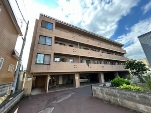 アドリアーノ発寒外観写真