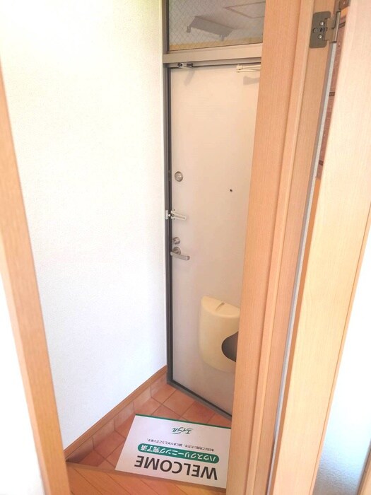物件内観写真16　(玄関)