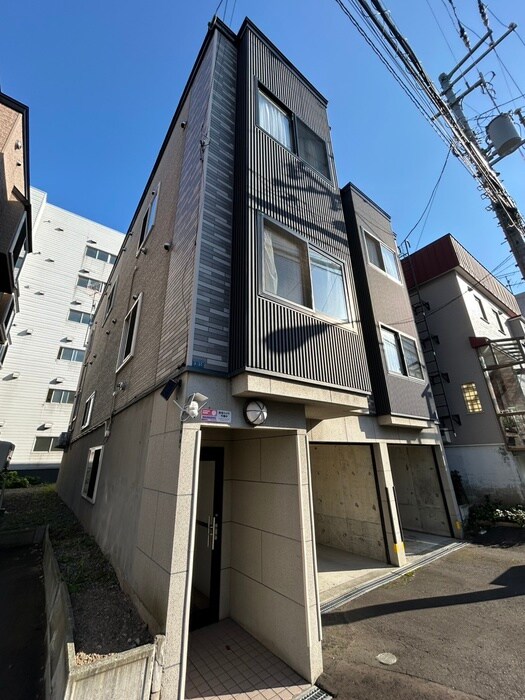 物件外観写真2　(外観写真)