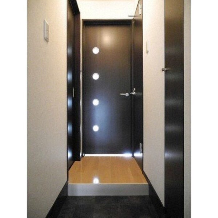 物件内観写真15　(玄関)