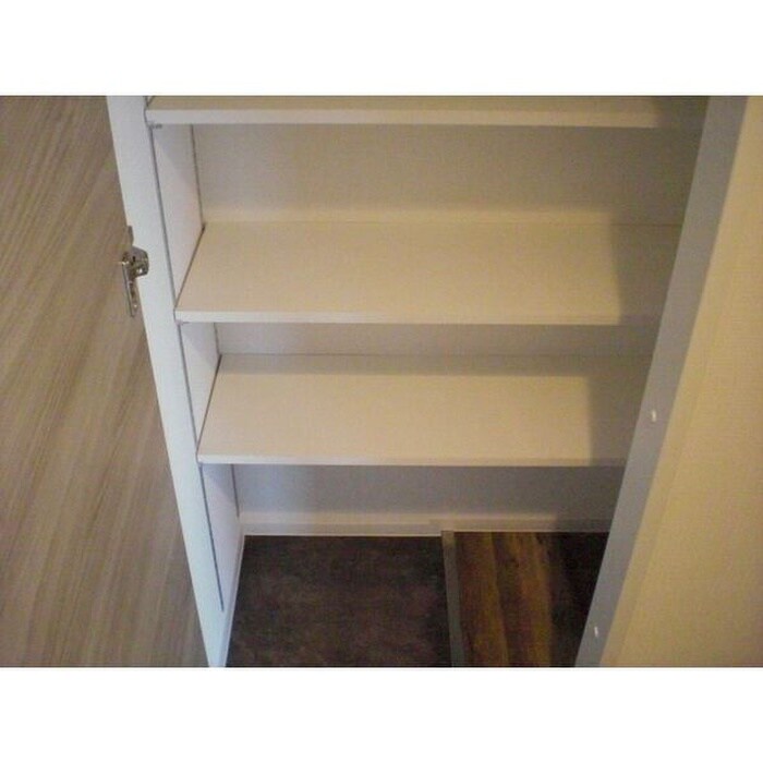 物件内観写真15　(靴箱)