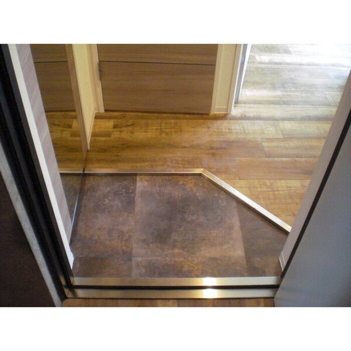 物件内観写真16　(玄関)