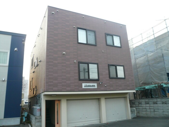 物件外観写真2　(外観写真)