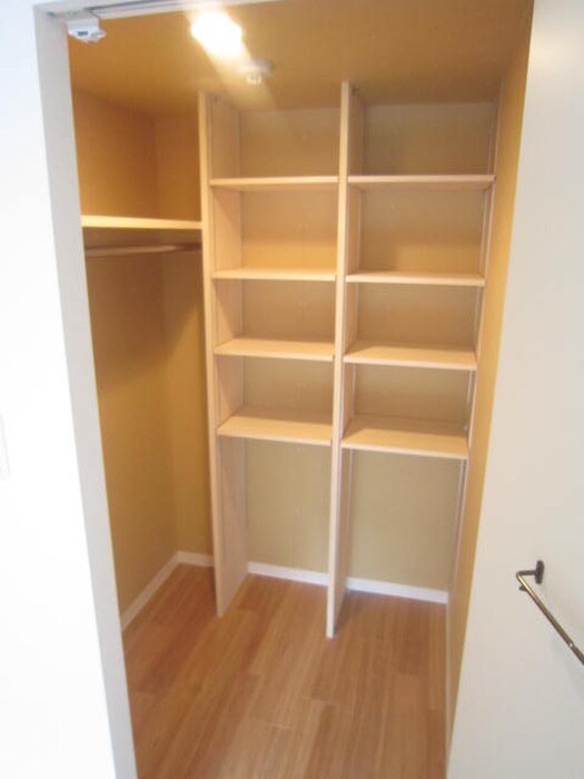 物件内観写真8　(収納)