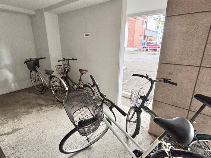 物件外観写真6　(駐輪場)