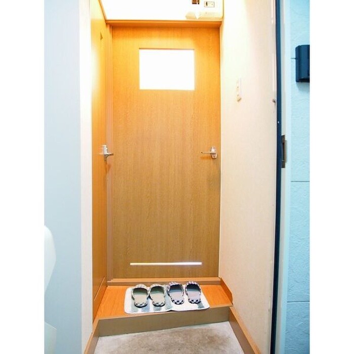 物件内観写真16　(玄関)