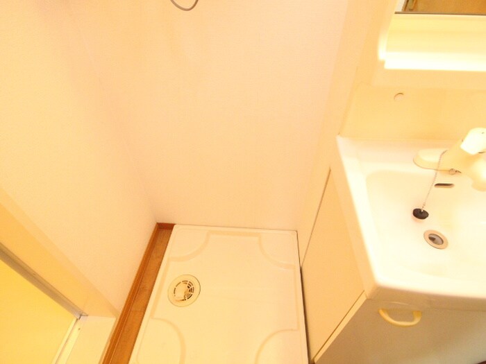 物件内観写真17　(洗濯機置場)