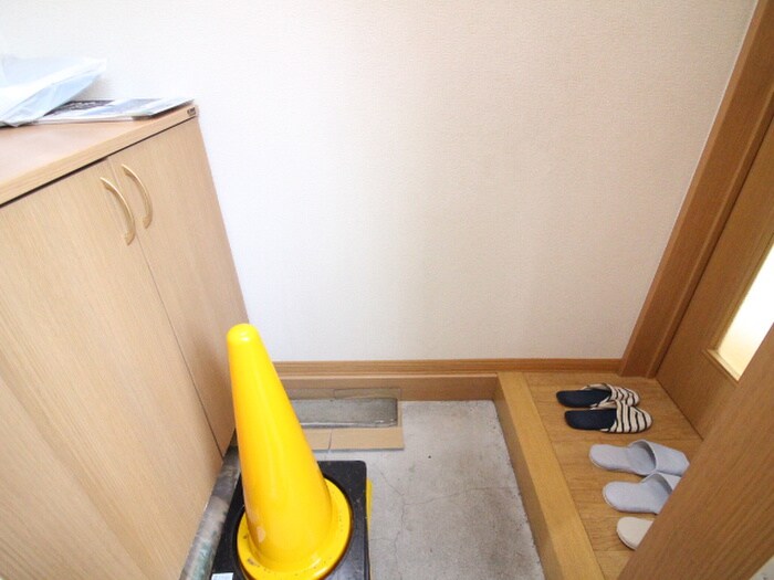 物件内観写真18　(玄関)