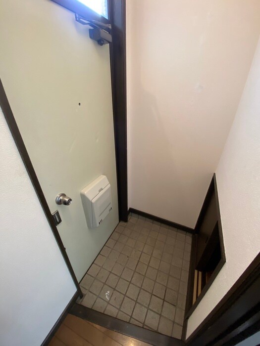 物件内観写真14　(玄関)