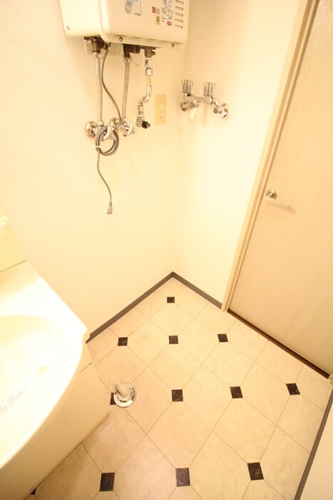 物件内観写真14　(洗濯機置場)