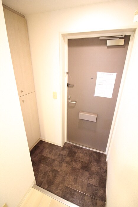物件内観写真17　(玄関)