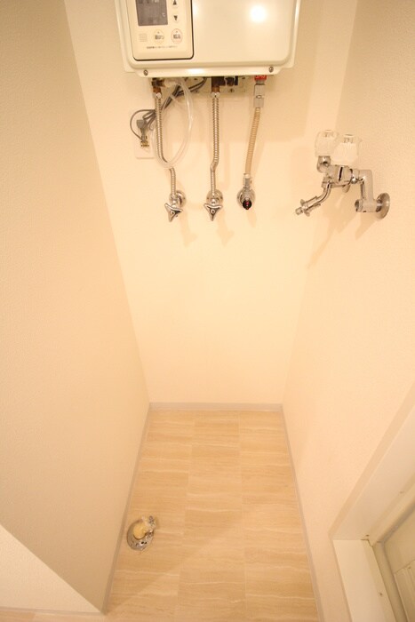 物件内観写真15　(洗濯機置場)