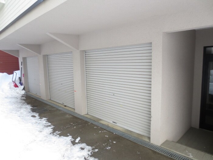 物件外観写真6　(駐車場)