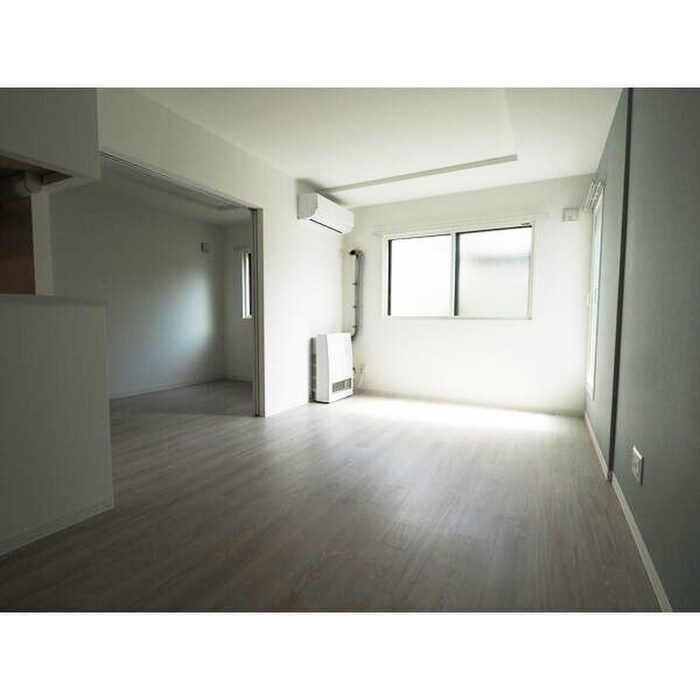 物件内観写真2　(居室)