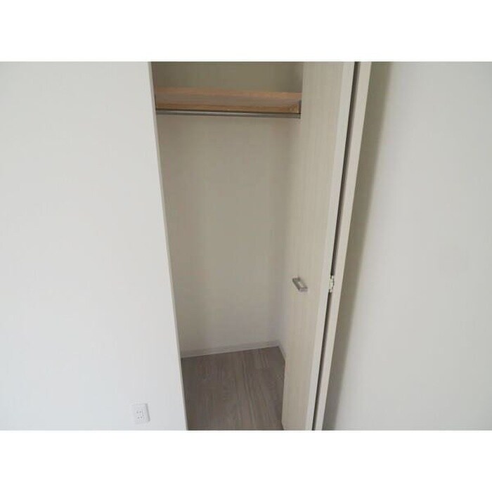 物件内観写真4　(収納)