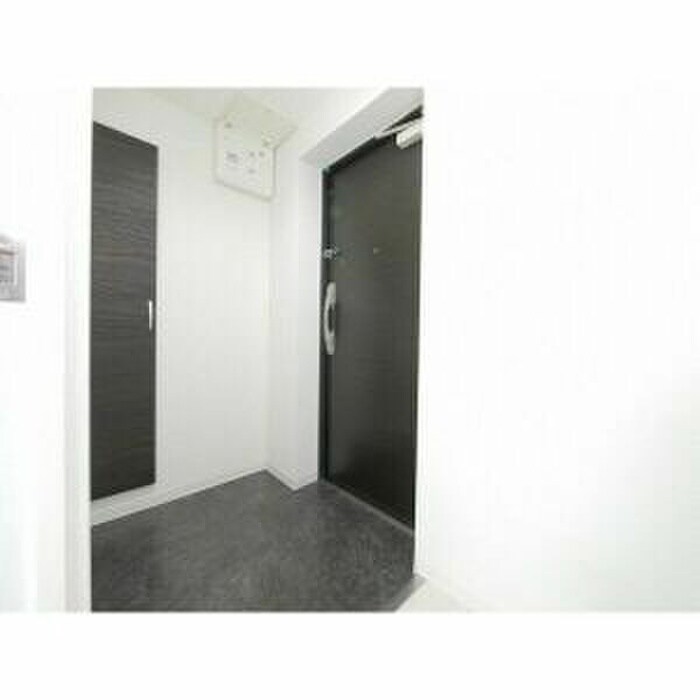 物件内観写真14　(玄関)