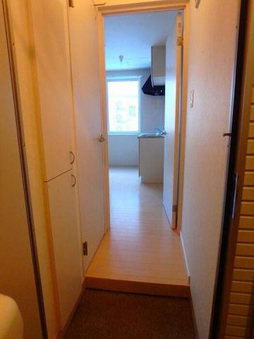 物件内観写真12　(廊下)